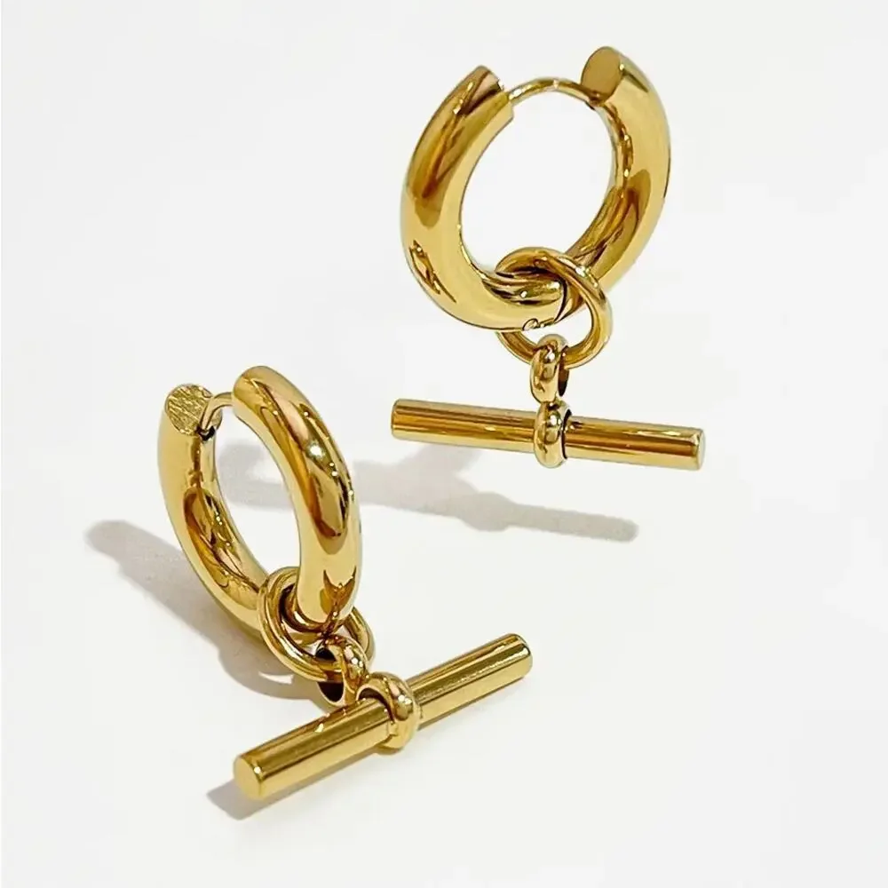 Trendy Chic‎ T Bar Hoop Earrings 18K Gold Plated Stainless Steel - Picture 6 of 7